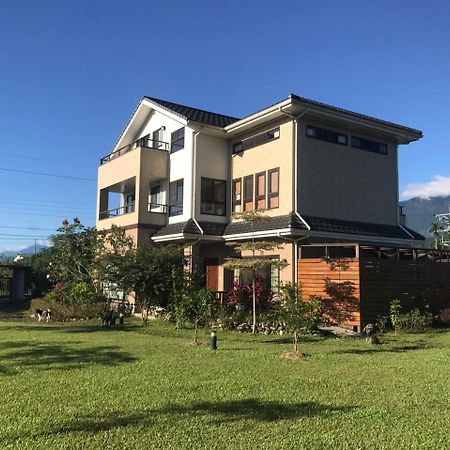 Celine'S B&B Fenglin Bagian luar foto