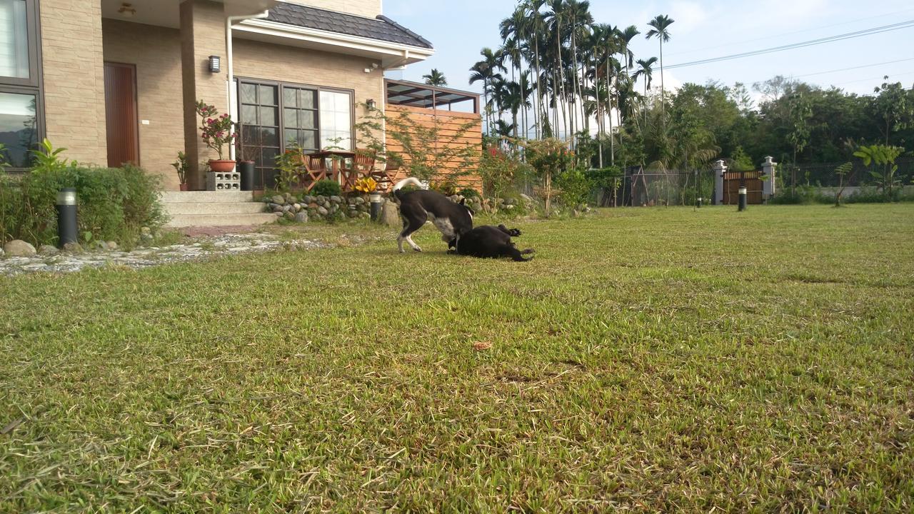 Celine'S B&B Fenglin Bagian luar foto