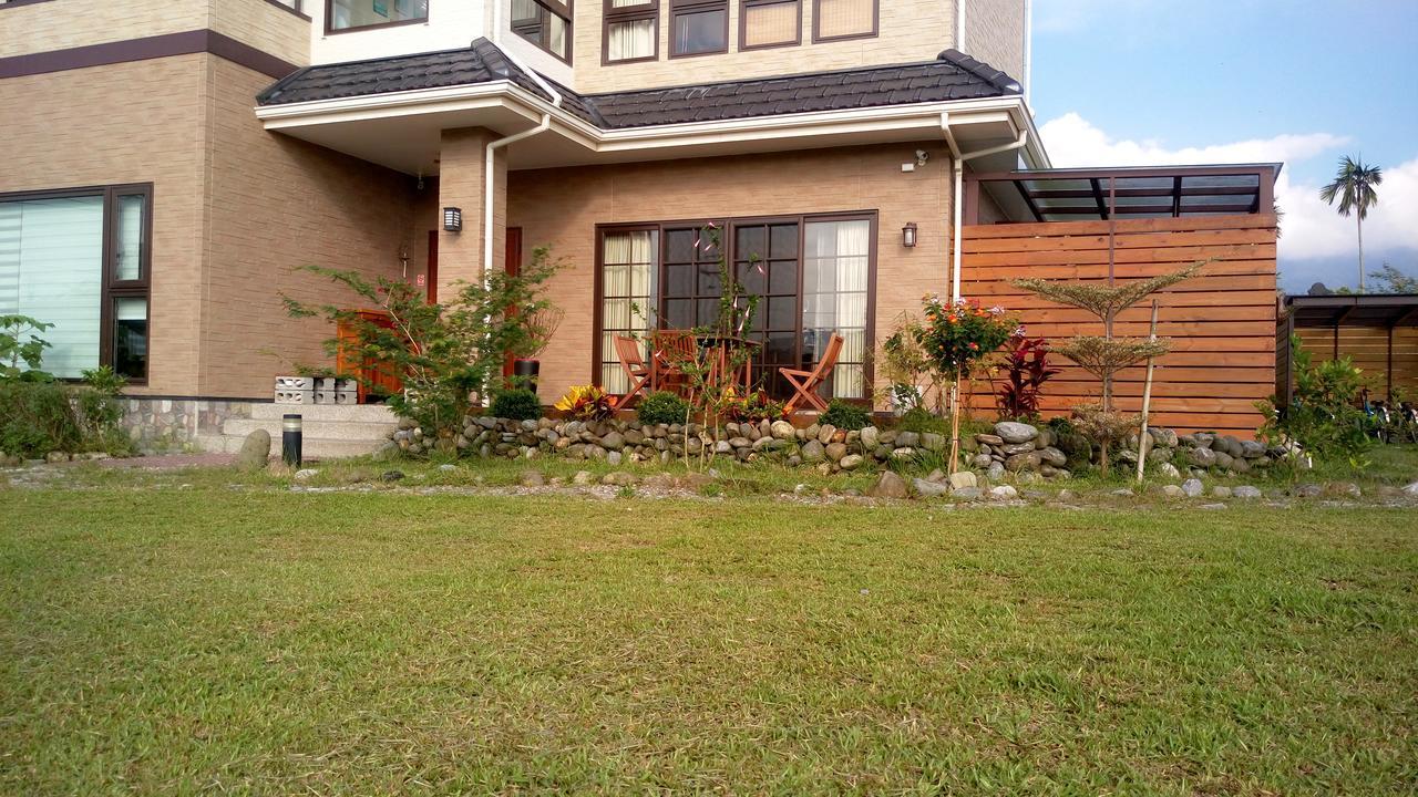 Celine'S B&B Fenglin Bagian luar foto