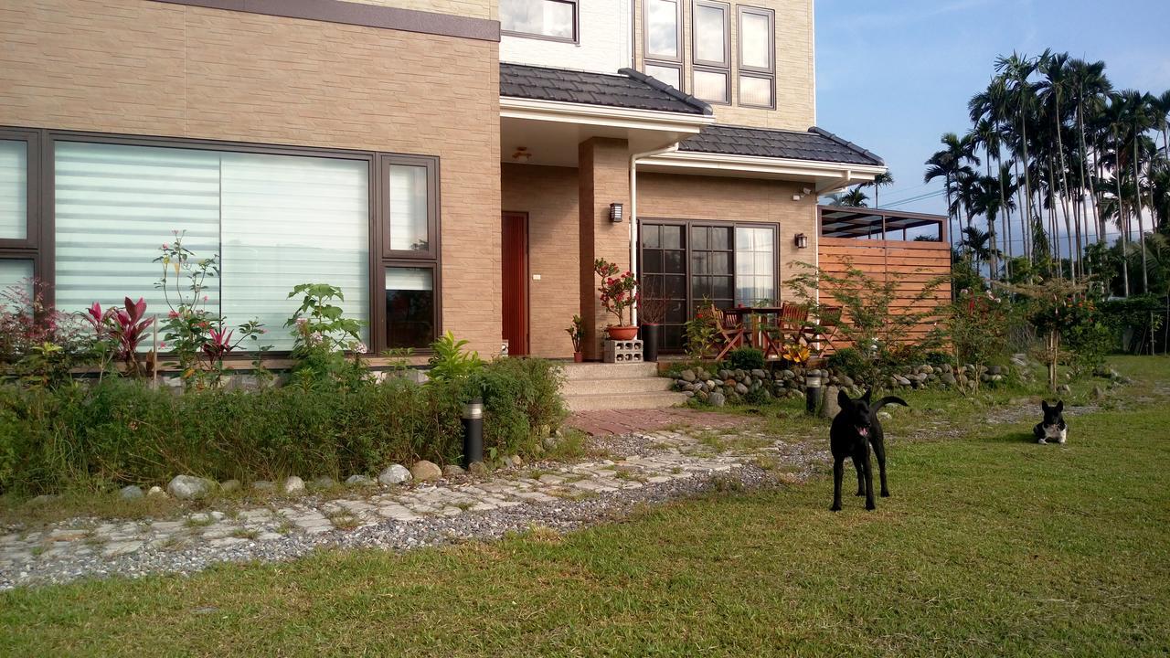 Celine'S B&B Fenglin Bagian luar foto