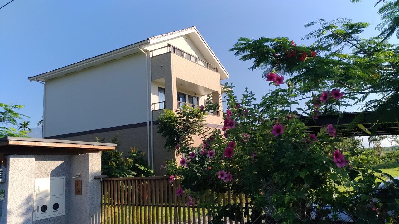 Celine'S B&B Fenglin Bagian luar foto