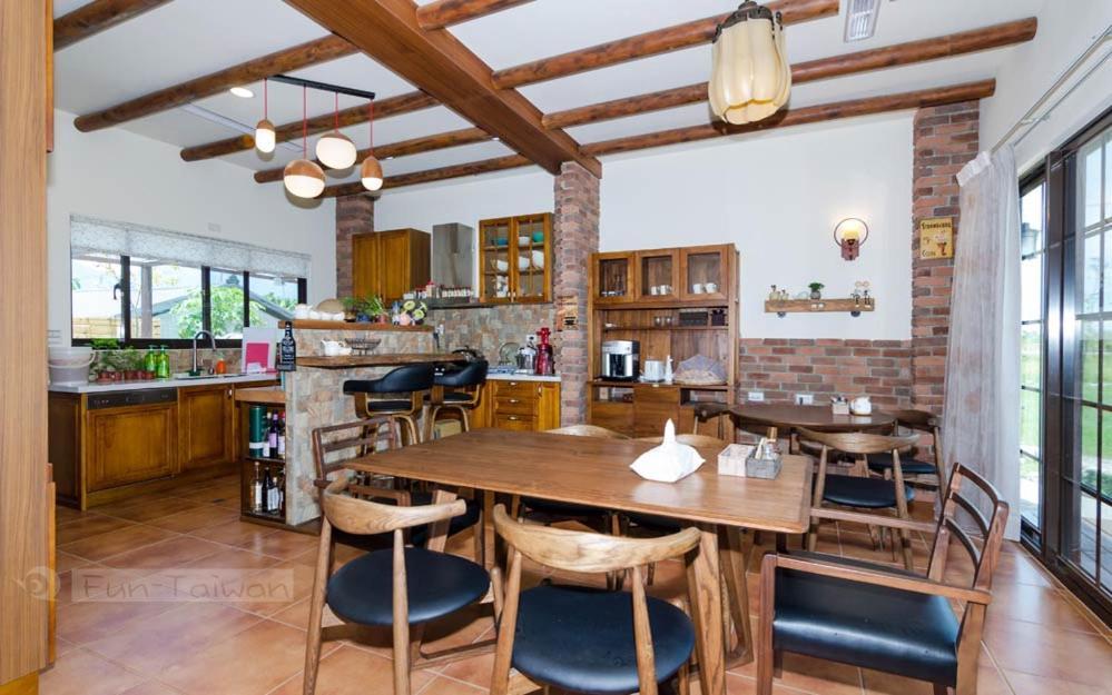 Celine'S B&B Fenglin Bagian luar foto